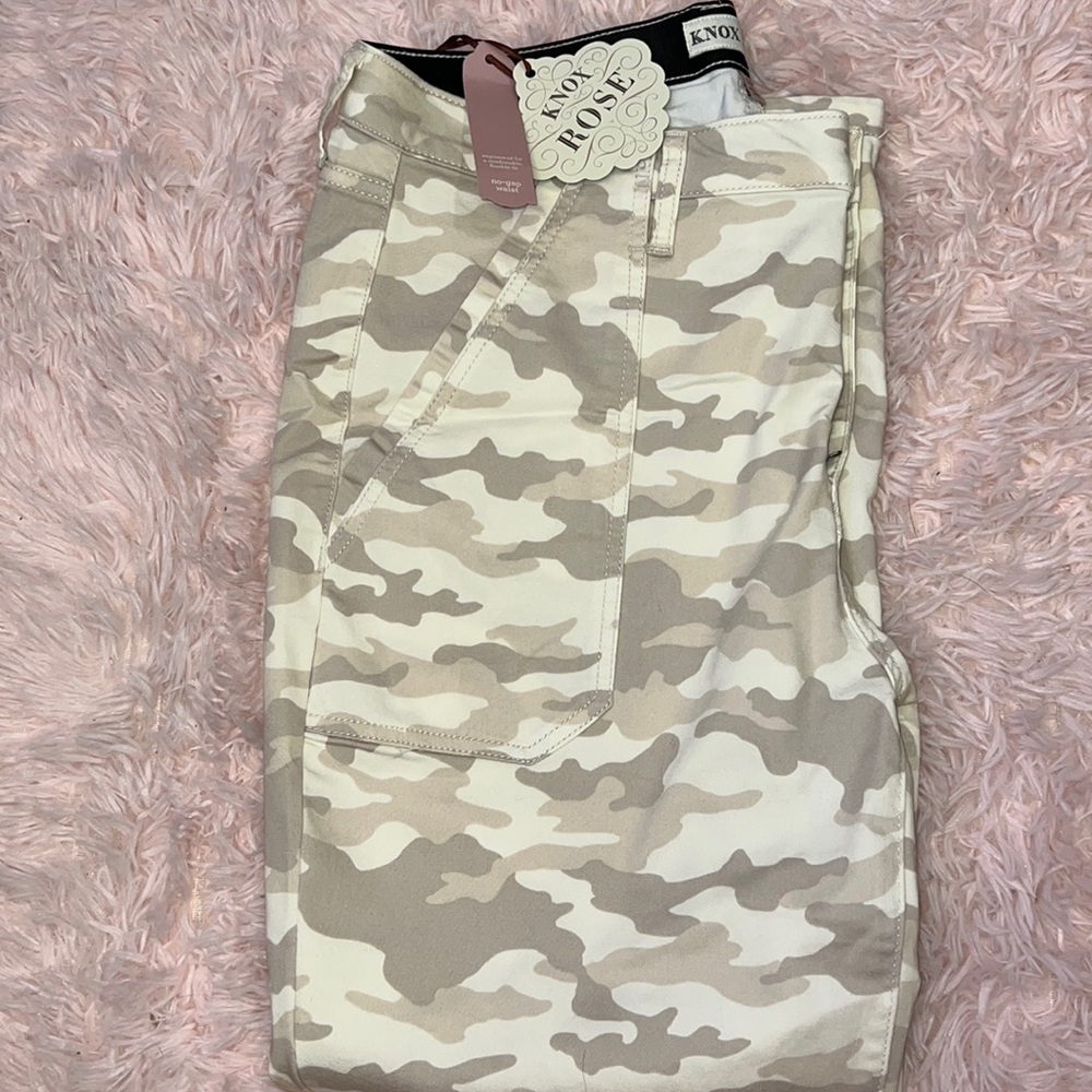 NWT Knox Rose stretch camo pants